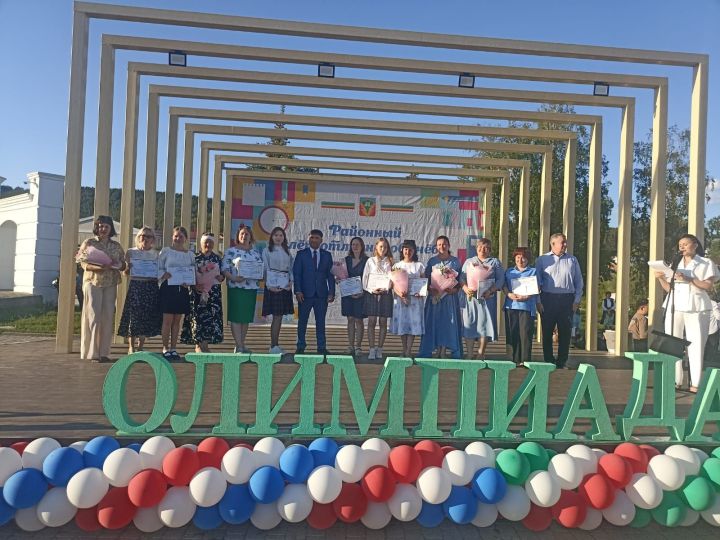 В Кукморе чествовали отличников учебы