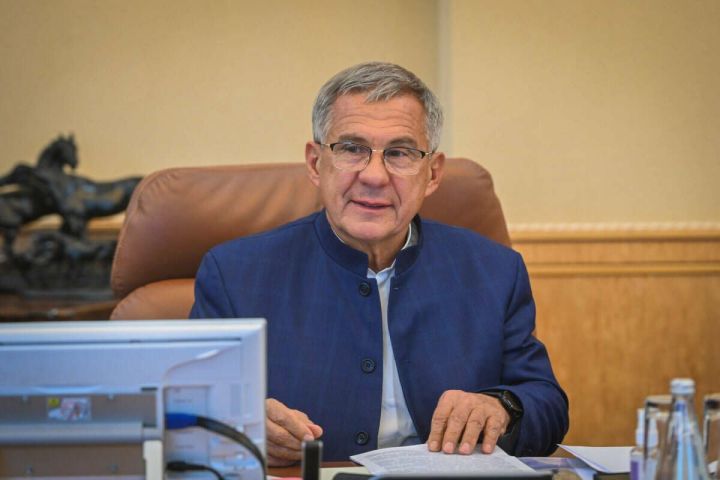 Минниханов поздравил татарстанцев с 105-летием со дня образования республики