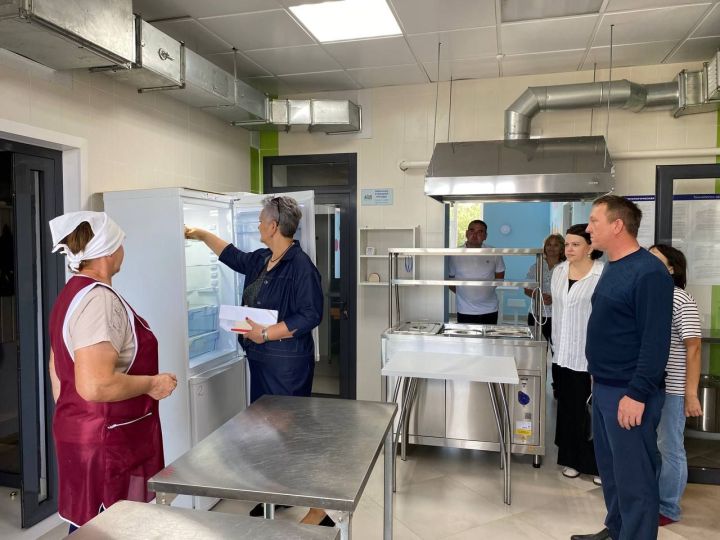 В Кукморском районе проверяют готовность школ и детских садов