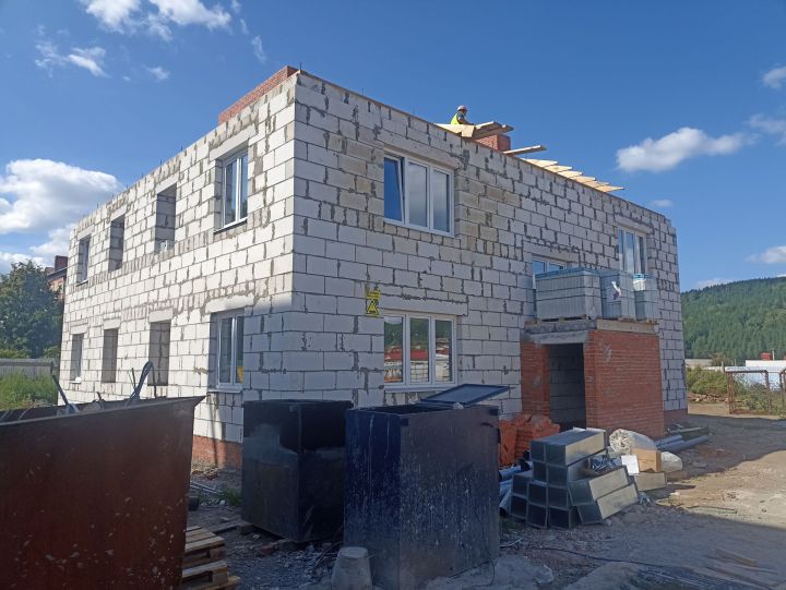 В Кукморе по улице Ворошилова строят два многоквартирных дома для сирот