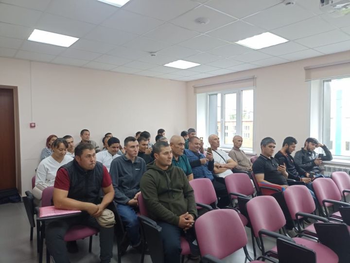 Кукмара үзәк китапханәсендә чит ил гражданнары белән очрашу узды