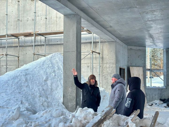 Глава Кукморского района осмотрел стройплощадку мечети «Фатиха»
