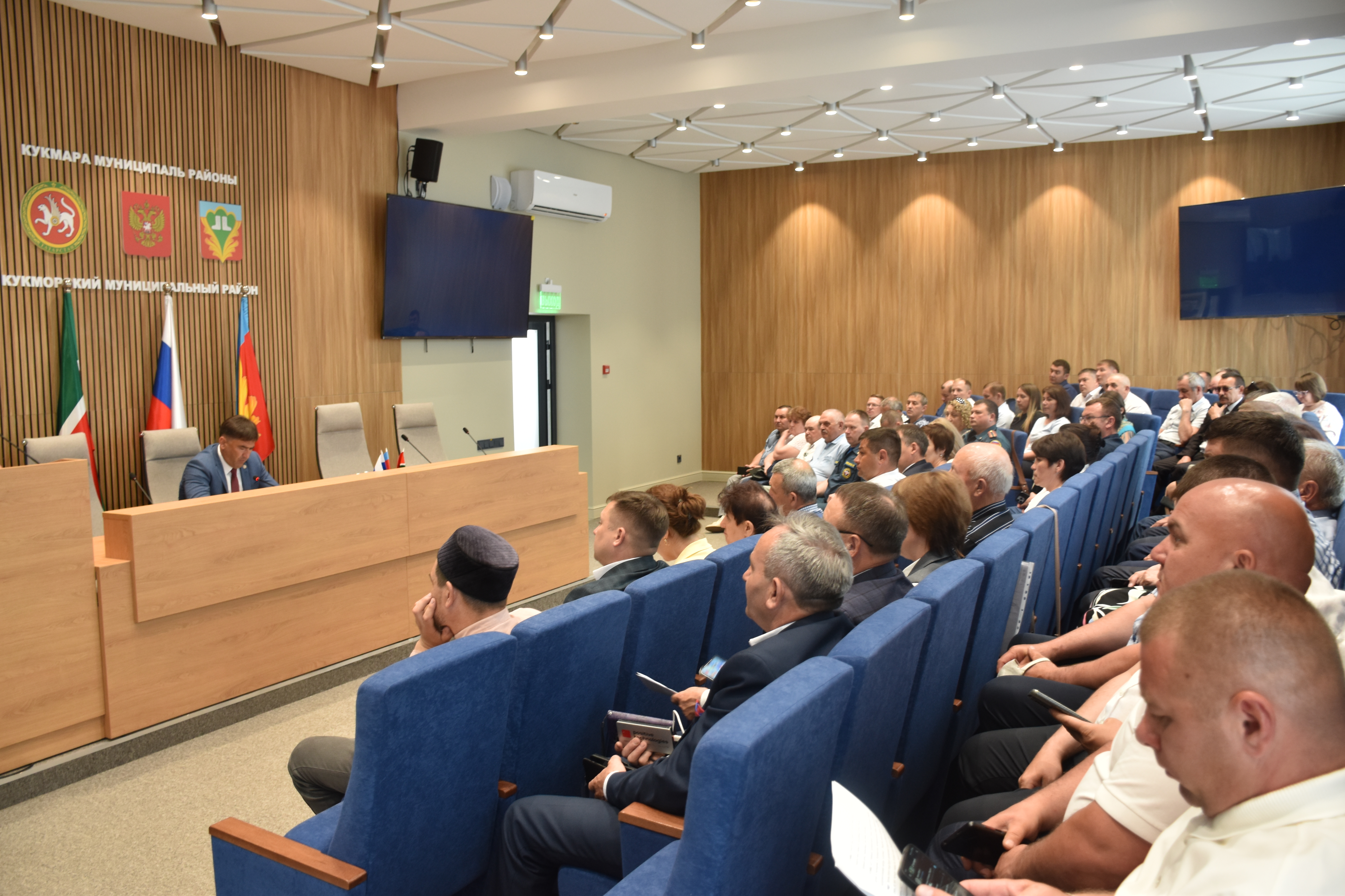 Кукмарада район хакимиятендә террорчылыкка каршы көрәш комиссиясе һәм оператив төркемнең утырышы узды