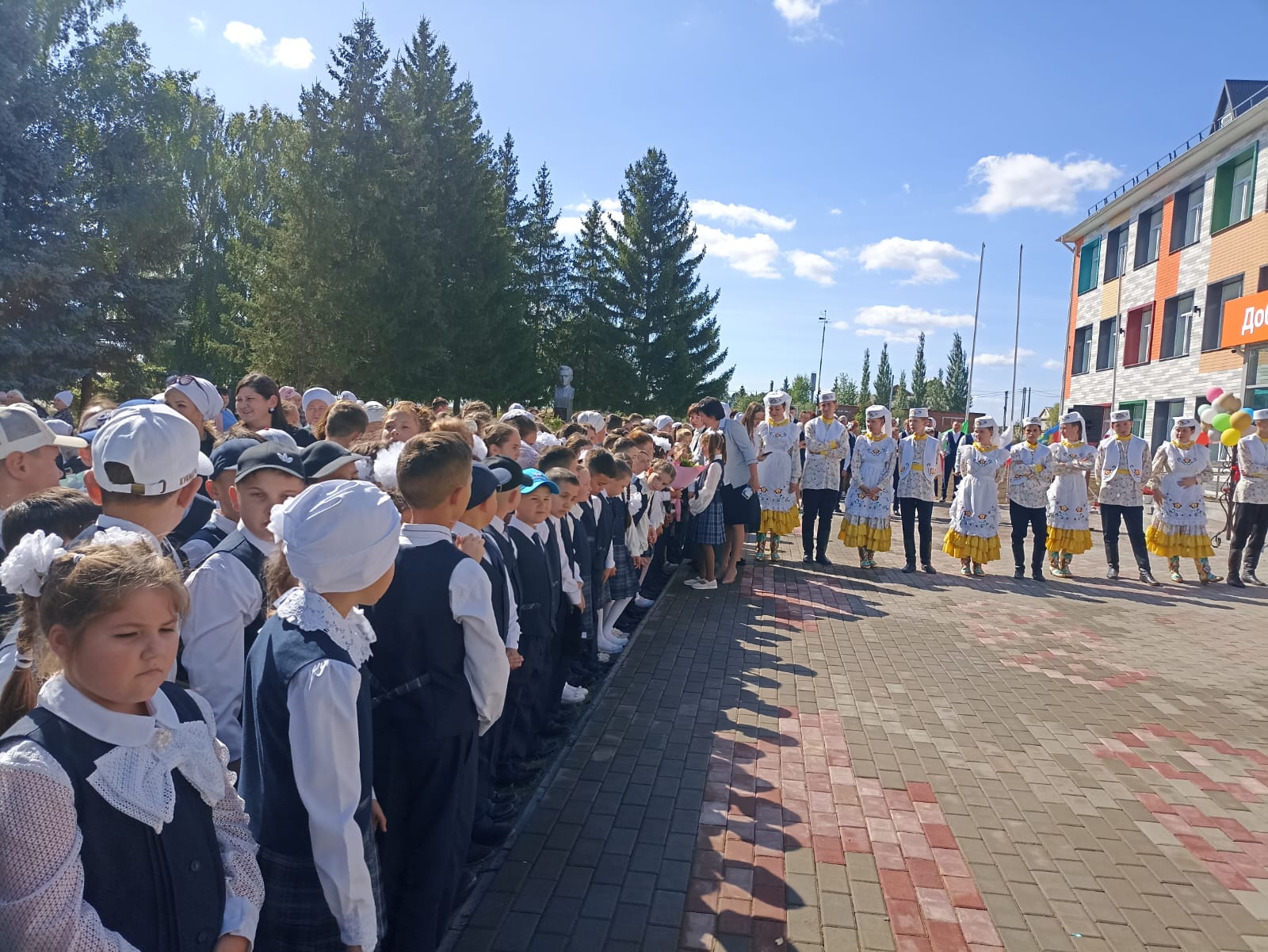 В деревне Большой Сардек Кукморского района после капремонта открыли гимназию 