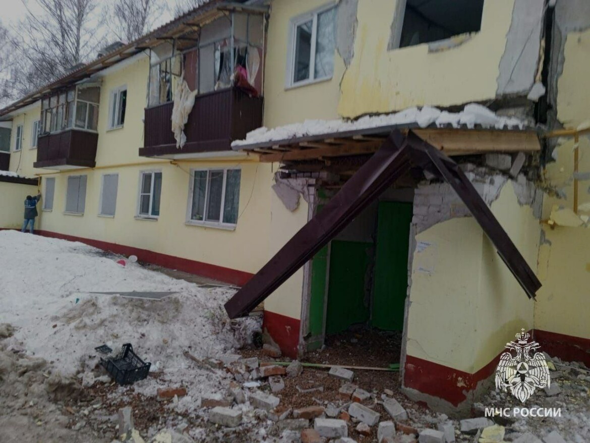 В Татарстане произошел взрыв газа, четыре человека пострадали, разрушена стена дома