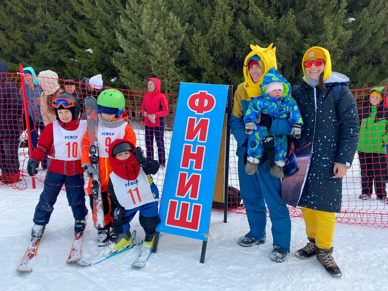 В Кукморе на соревнования по горнолыжному спорту и сноуборду памяти Александра Стрельникова съехались 80 детей из республики