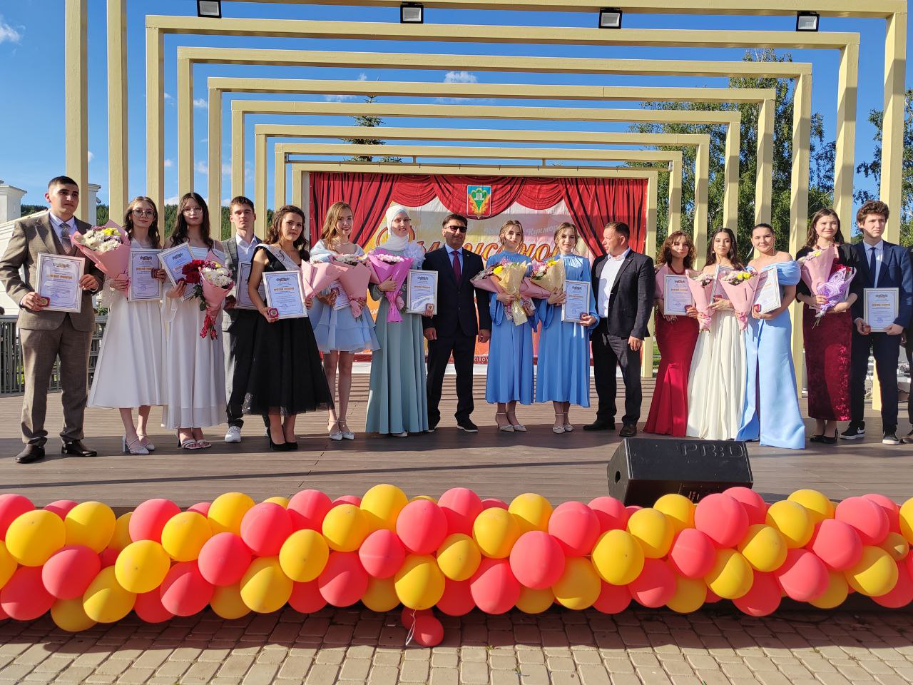 В Кукморе прошел выпускной вечер