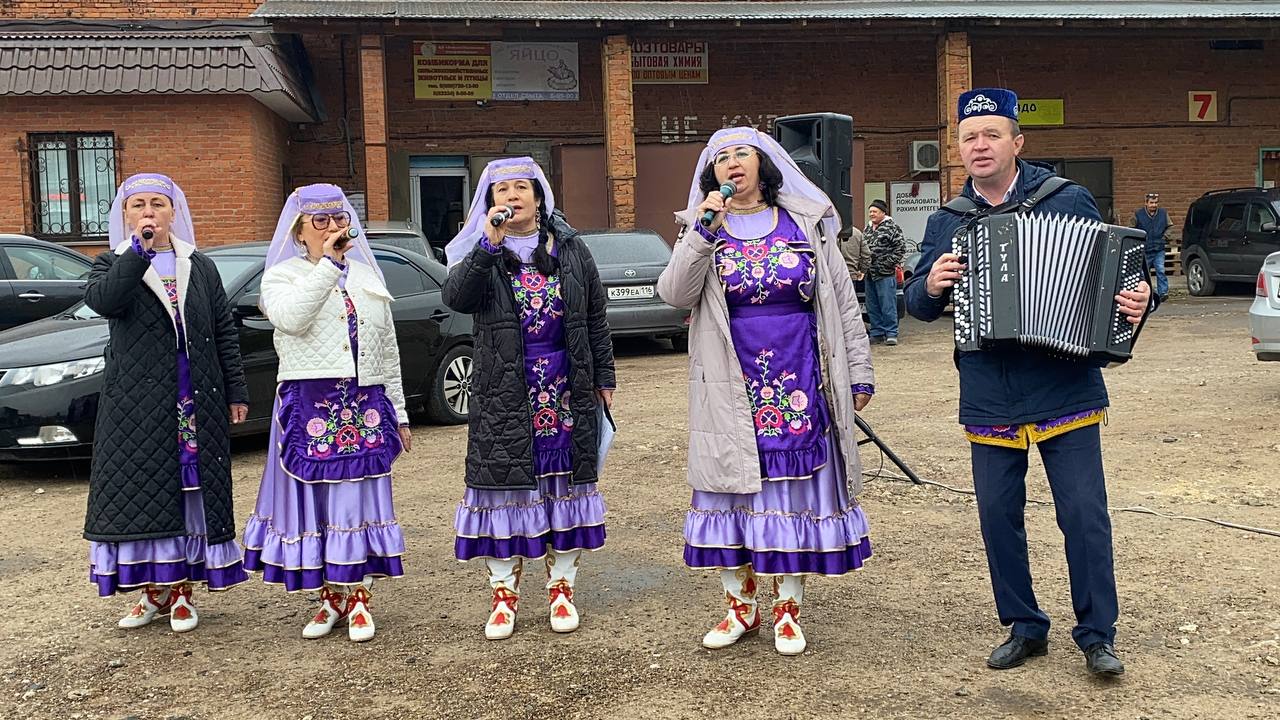 В Кукморе впервые на территории РайПО прошла осенняя сельскохозяйственная ярмарка