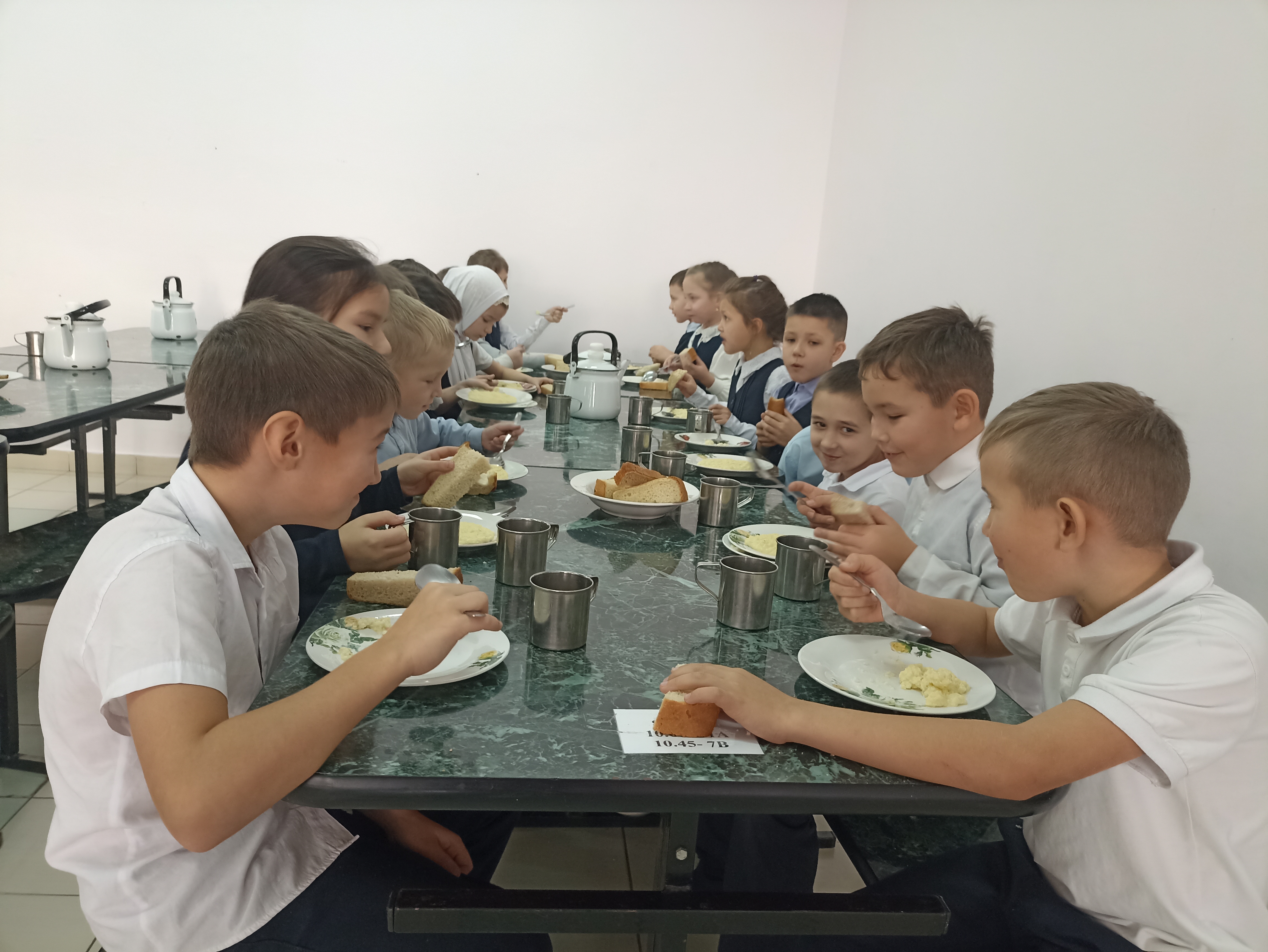 Заведующий Манзарасской школьной столовой Лилия Гузаерова: Готовим для ребят всей душой