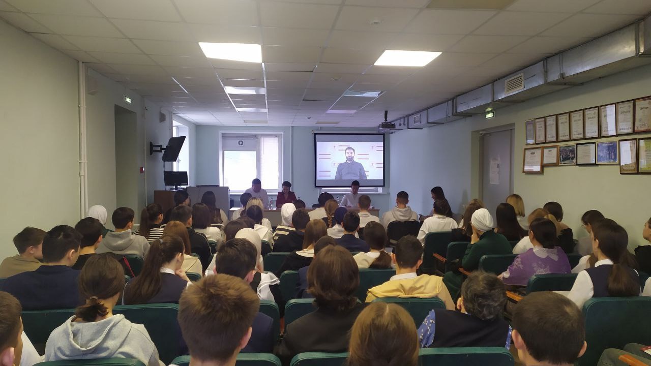 Для старшеклассников Кукмора провели профмероприятие «Ангелы в белых халатах»