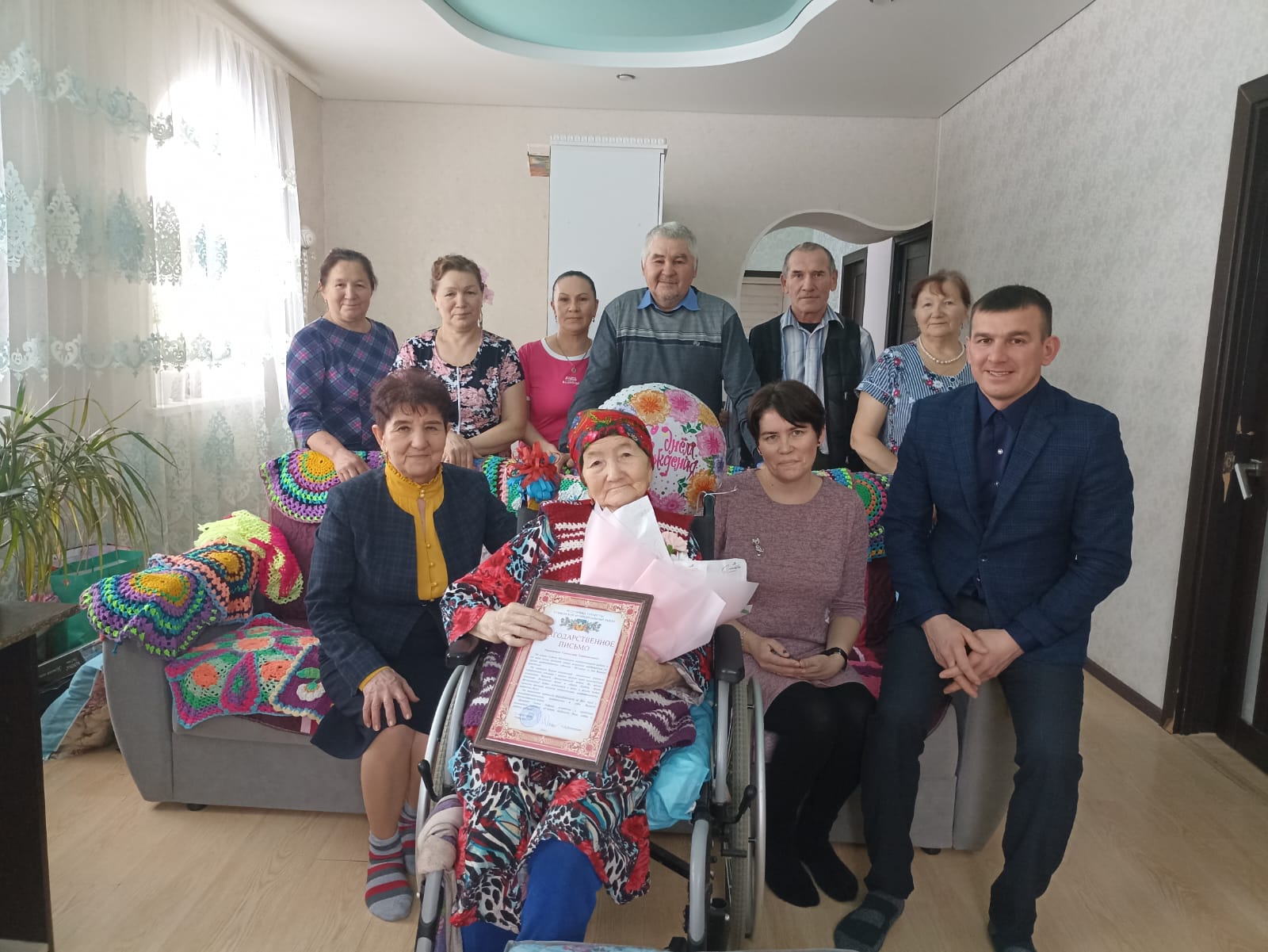 Юбилярам Кукморского района вручили Благодарственные письма главы района