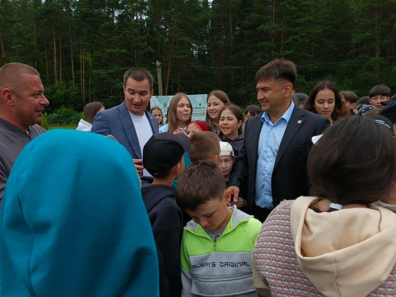 Кукмараның «Нараткай» лагерына Республиканың яшьләр эшләре буенча министры килде