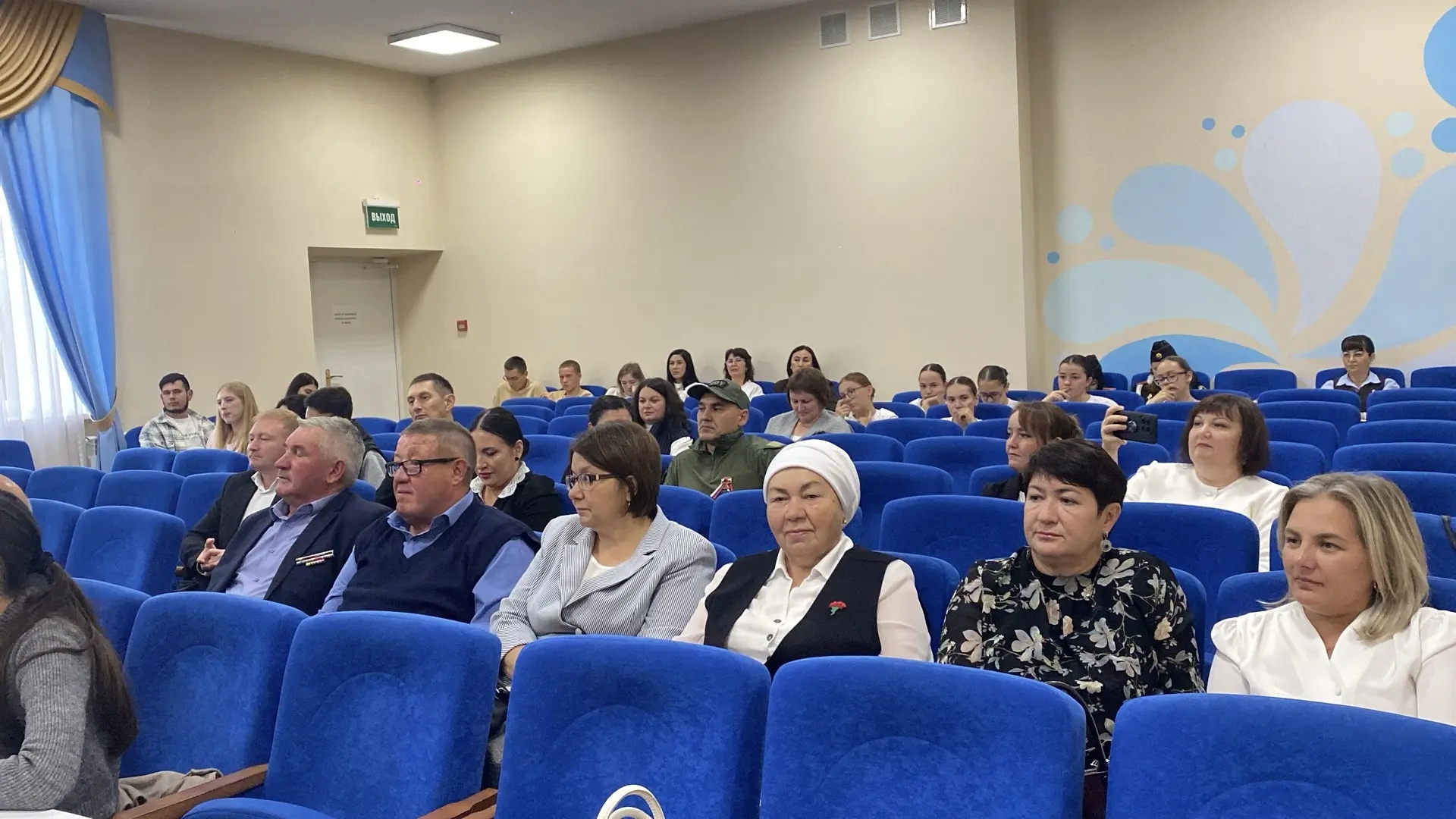 Конкурс иң элек республика зоналары буенча үтә.