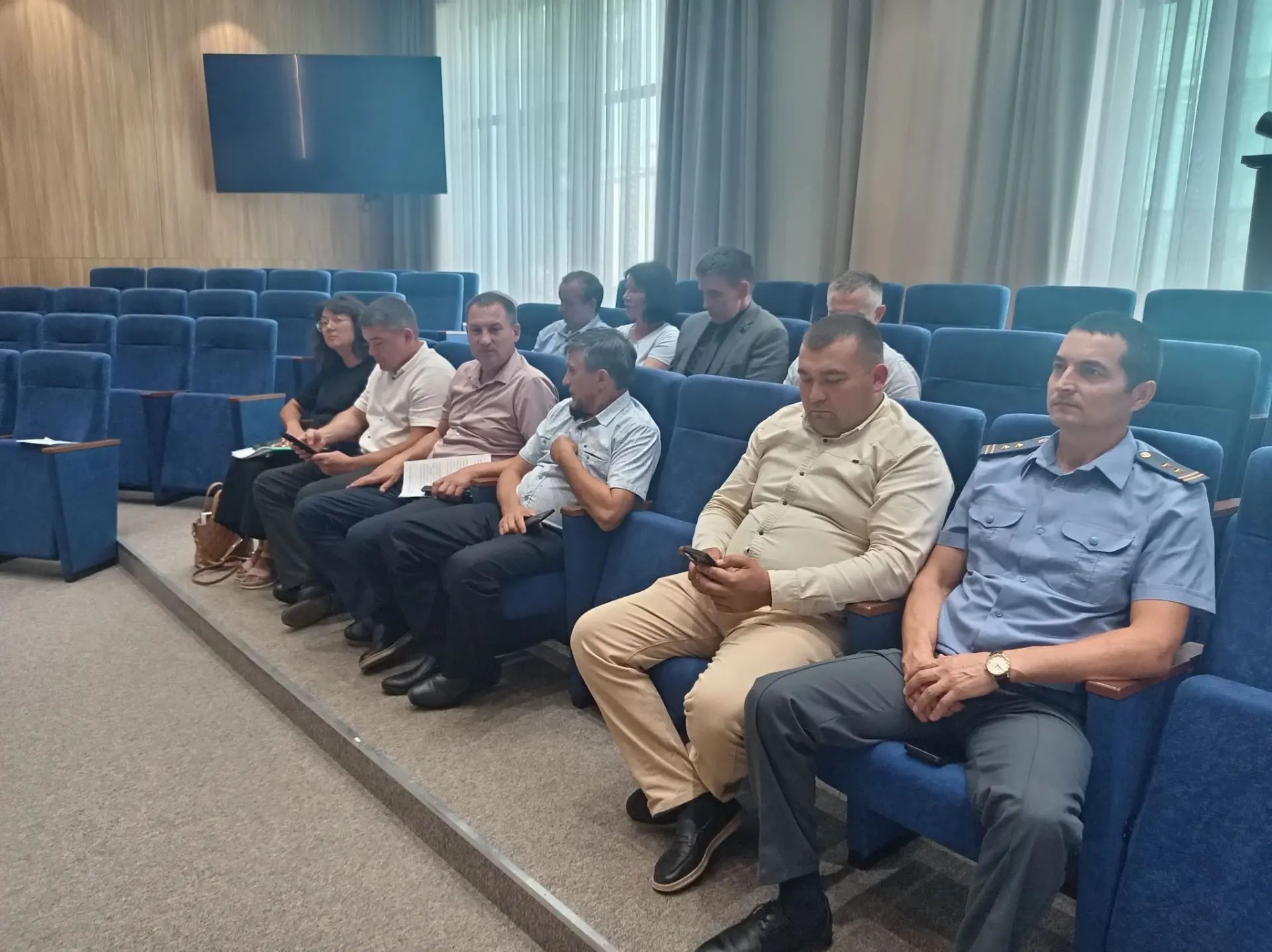 По итогам заседания были приняты решения, заслушаны обращения граждан.