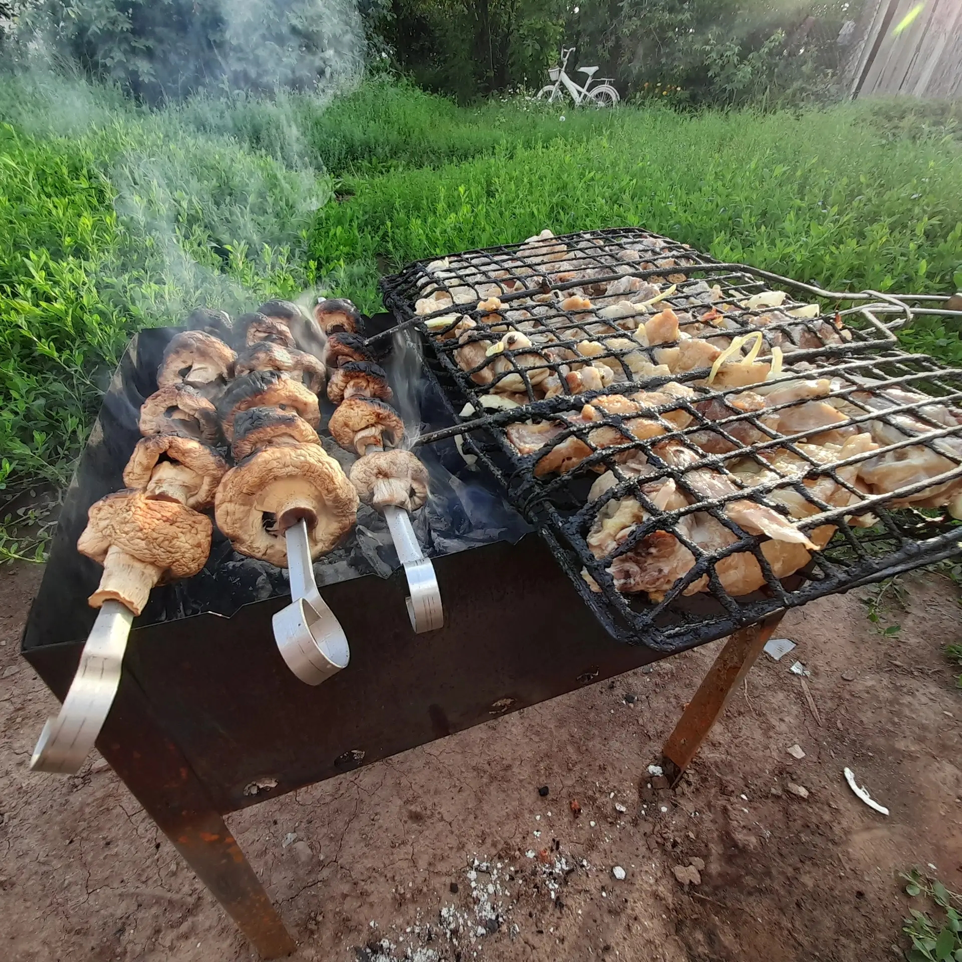 грибы можно обжаривать на шампурах или решётке, как шашлык.