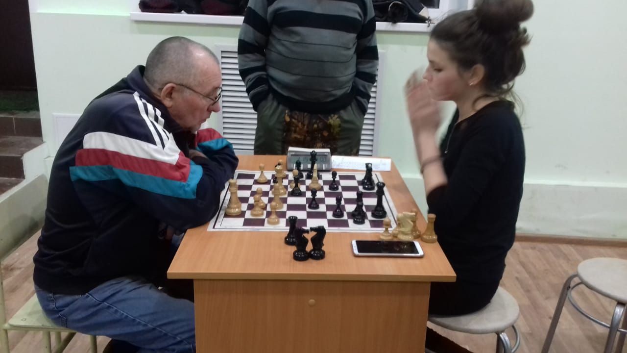 В Кукморе состоялся чемпионат по классическим шахматам среди мужчин и женщин (фото)