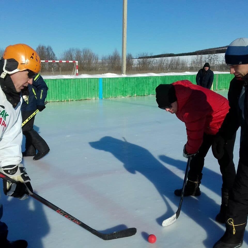 Кукморские полицейские сыграли в хоккей «в валенках»