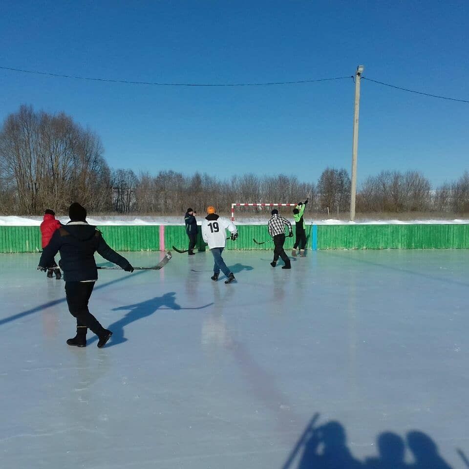 Кукморские полицейские сыграли в хоккей «в валенках»