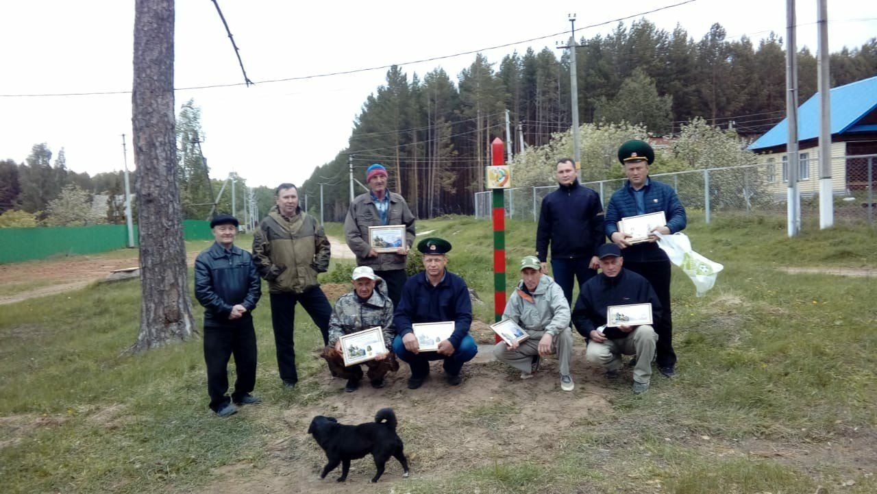 Фото: В Лубянах установили пограничный стол