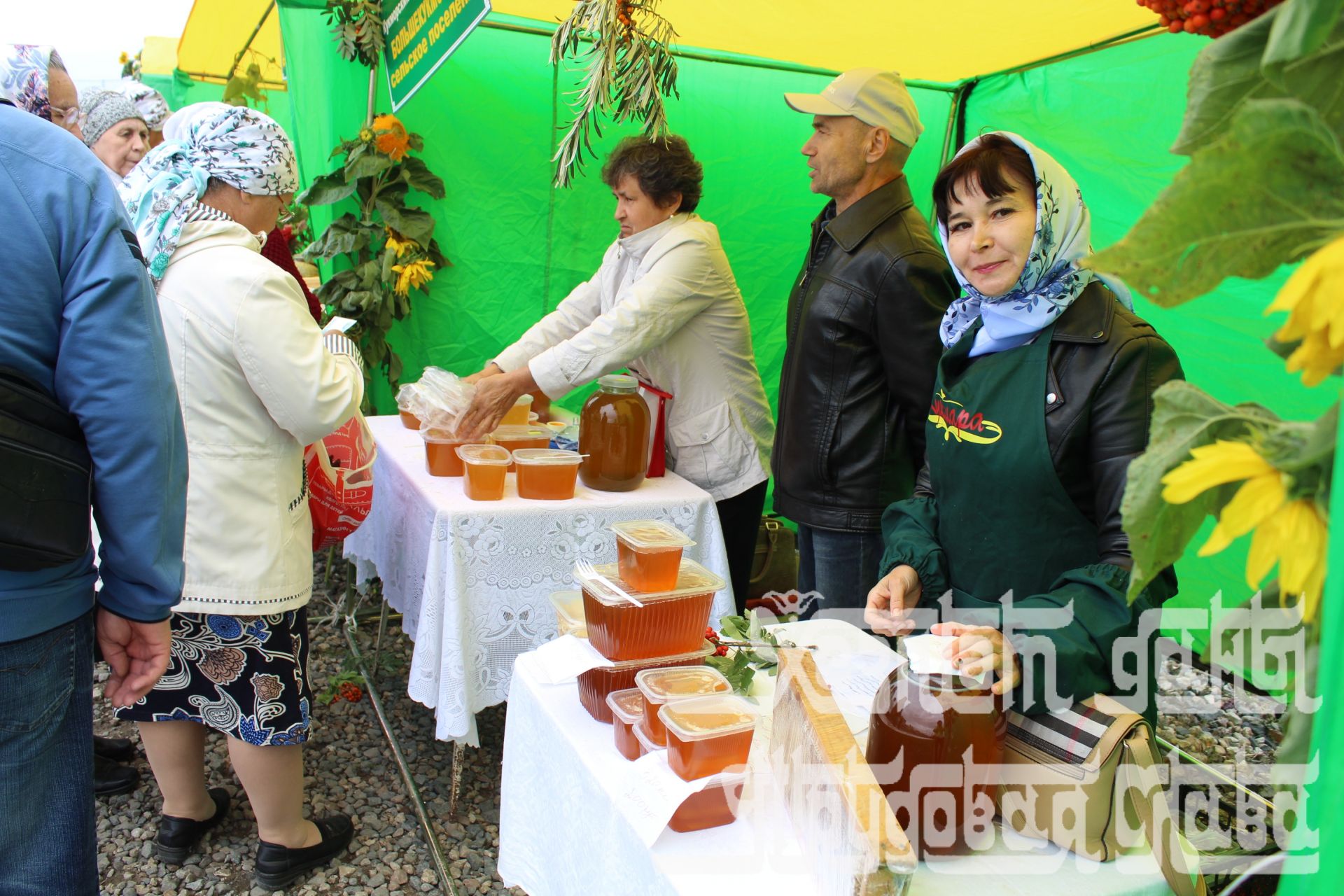 Фоторорепортаж: Кукмарада “Бал” ярминкәсе үткәрелде