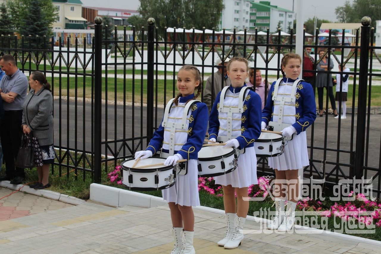 Многопрофильный лицей кукмор. Лицей Кукмор. Лицей Кукмор фото. Многопрофильный лицей Арск им г Курсави.