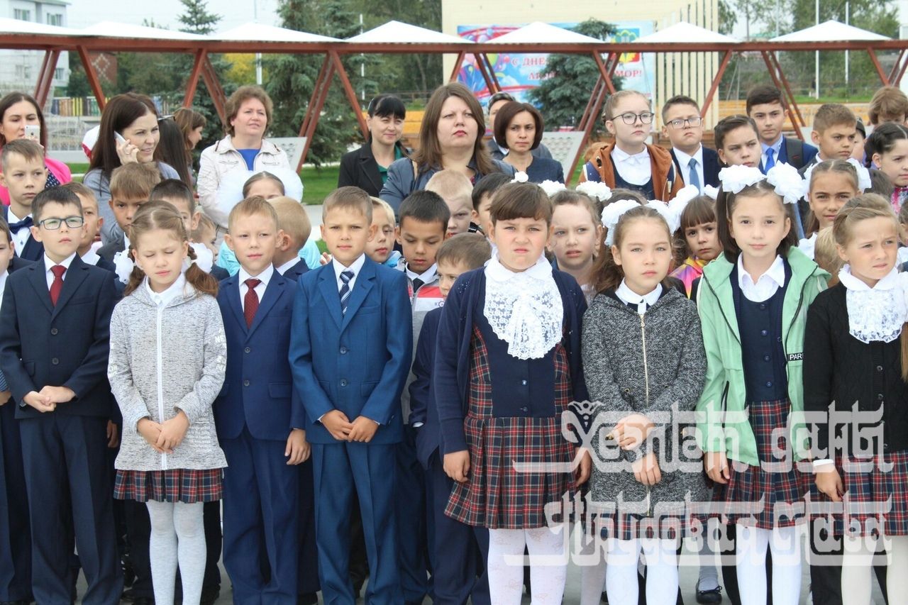 Многопрофильный лицей кукмор. 2 Школа лицей Кукмор. Лицей Кукмор. Лицей город Кукмор.