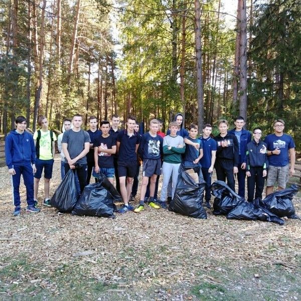 Студенты Лубянского колледжа провели очистку леса в рамках «Недели леса-2018»