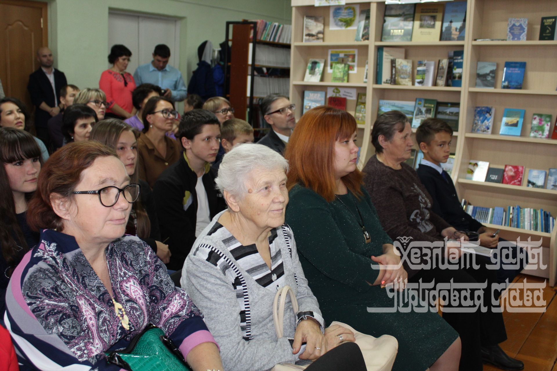 Фото, видео: В Кукморе состоялась презентация сборника стихов Анастасии Королевой