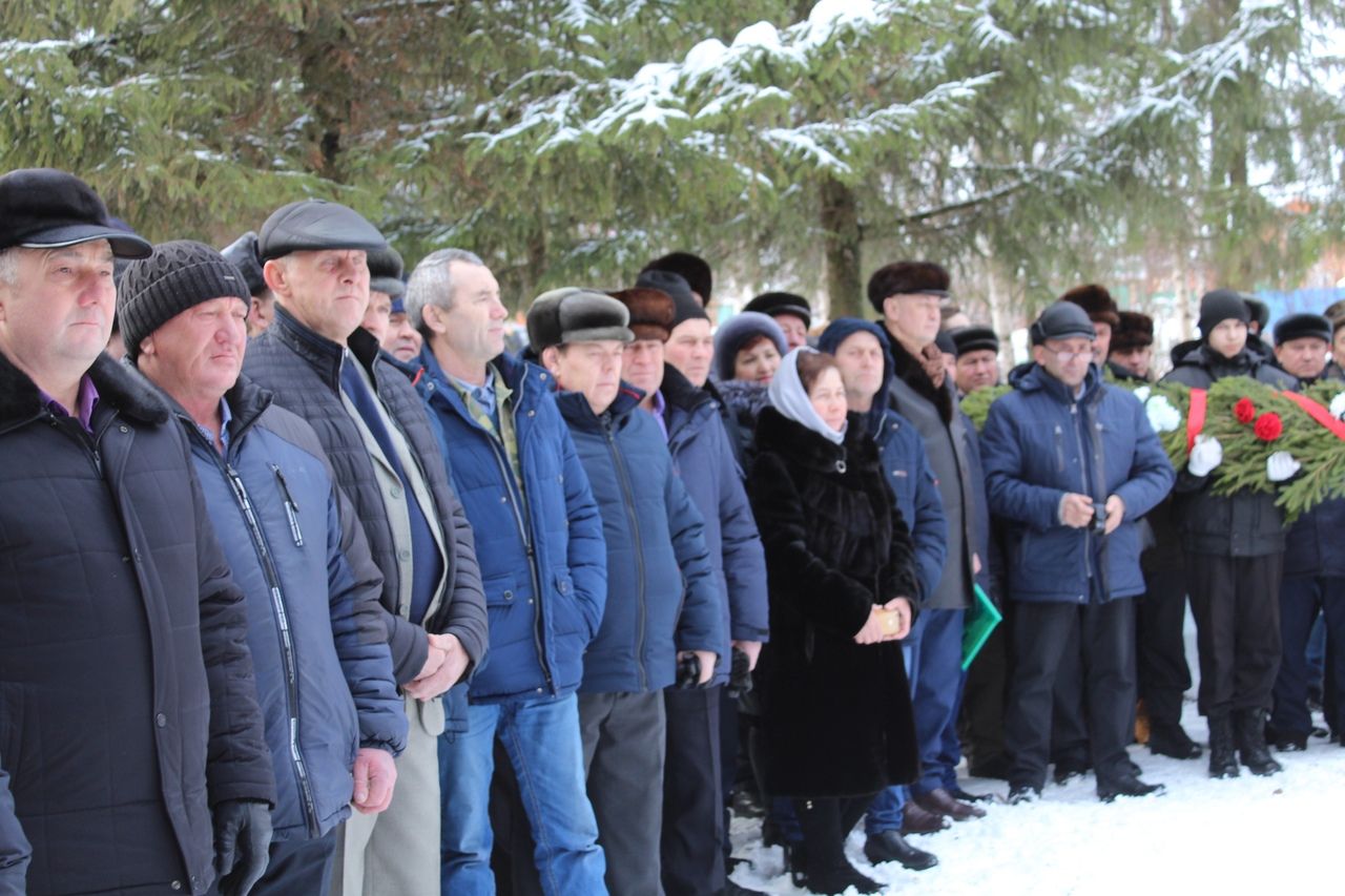Фоторепортаж: В Байлянгаре установили стелу, посвященную участникам боевых действий в Афганистане