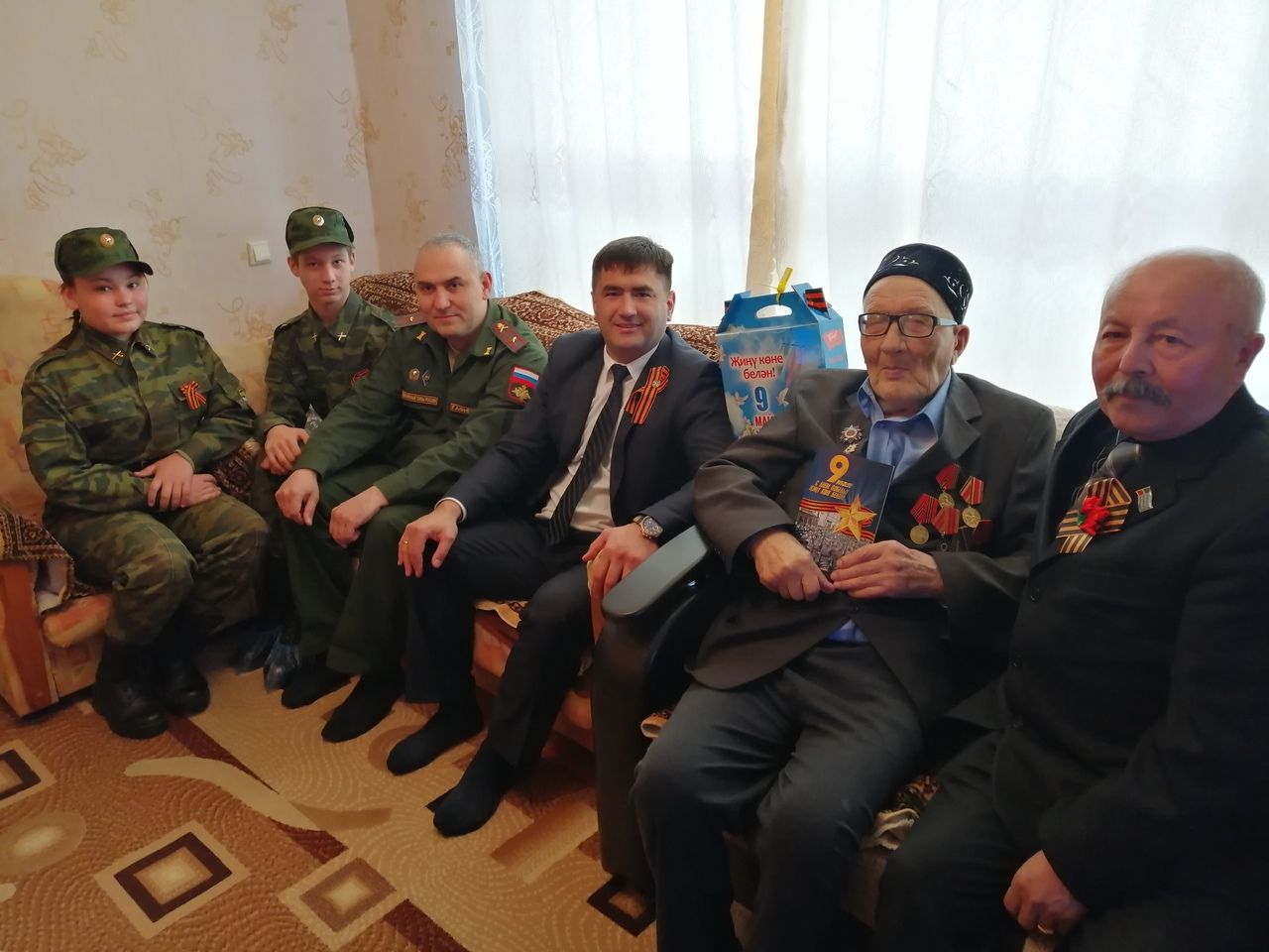 Фото: Глава Кукморского района поздравил ветеранов войны с 74-ой годовщиной Победы