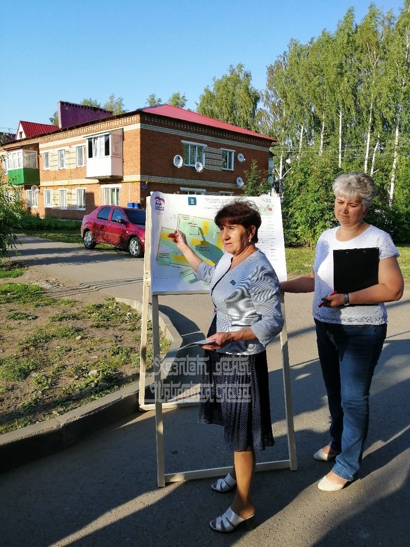 Фото: С жителями Кукмора обсудили варианты благоустройства дворов