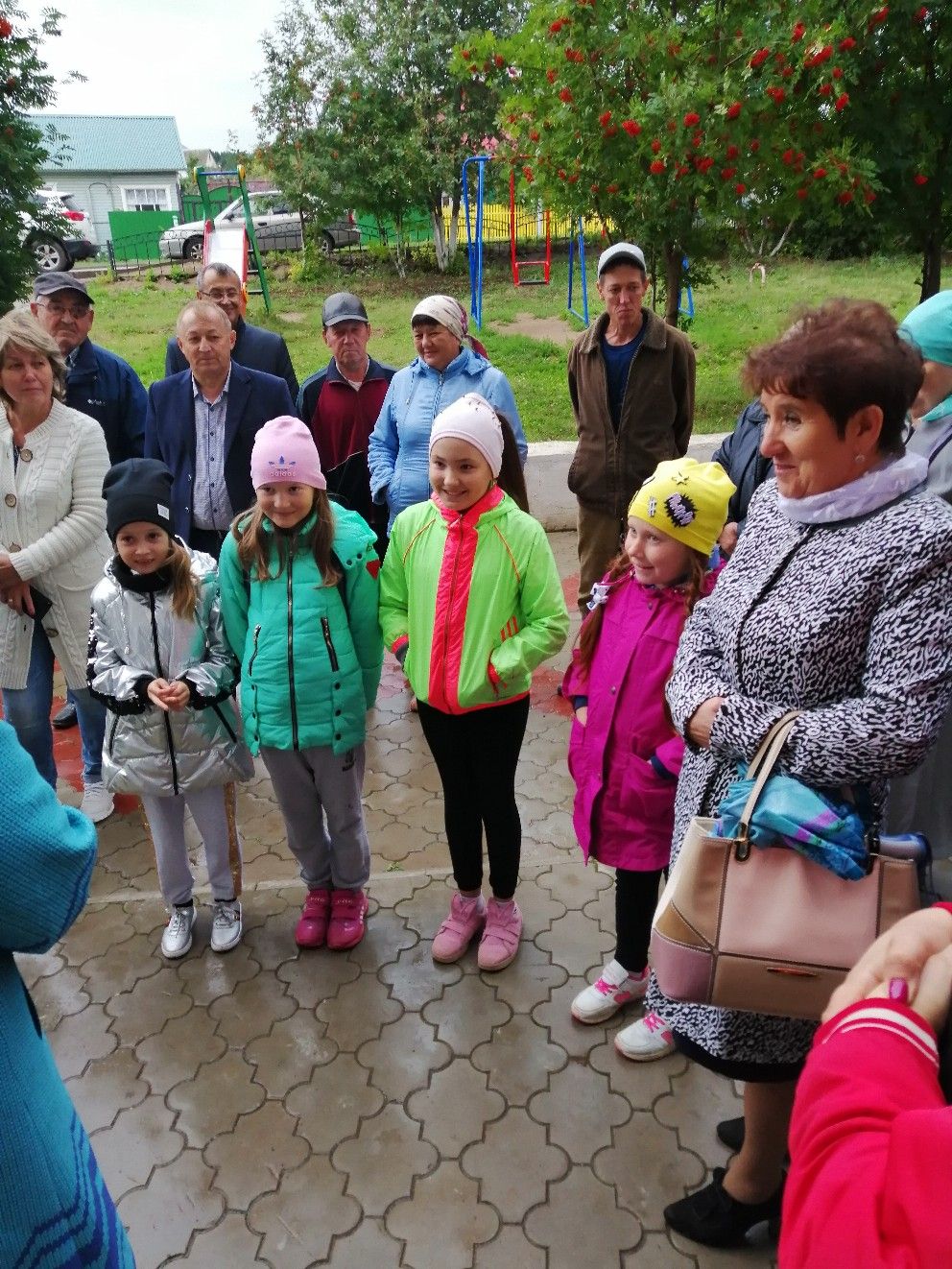 Детские площадки, дорожные знаки и зона отдыха: что хотят видеть во дворах жители Кукмора