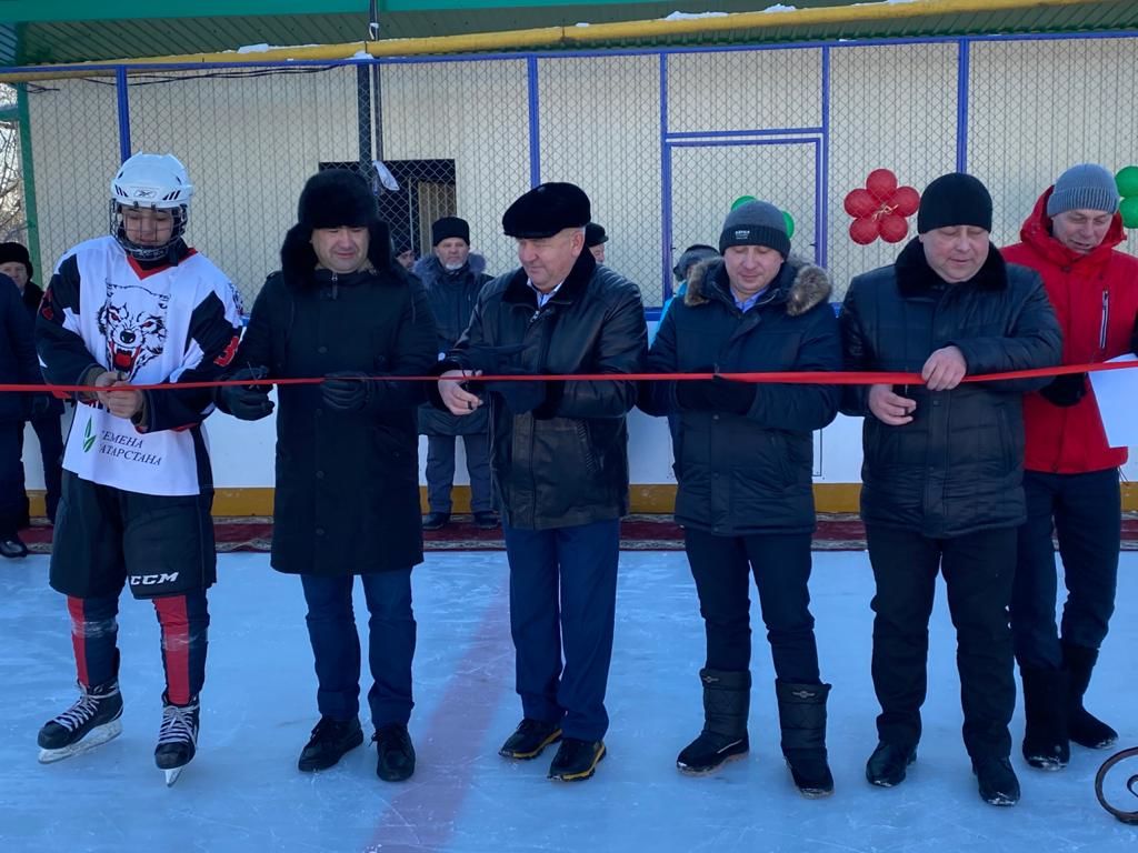 В Кукморском районе открылись сразу две хоккейные коробки