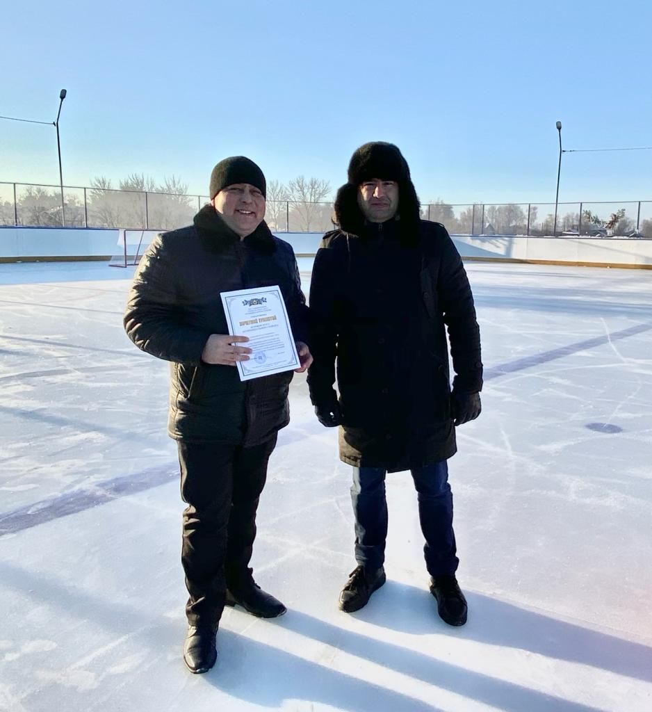 В Кукморском районе открылись сразу две хоккейные коробки