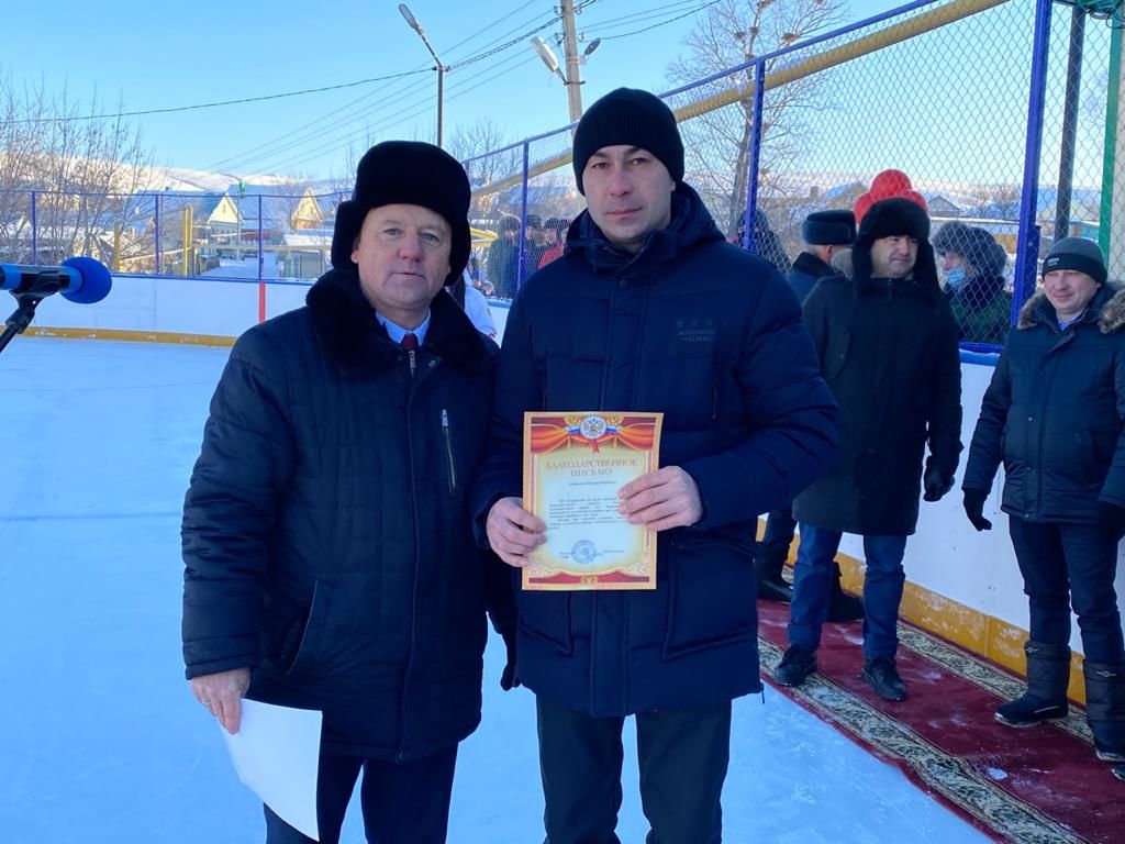 В Кукморском районе открылись сразу две хоккейные коробки
