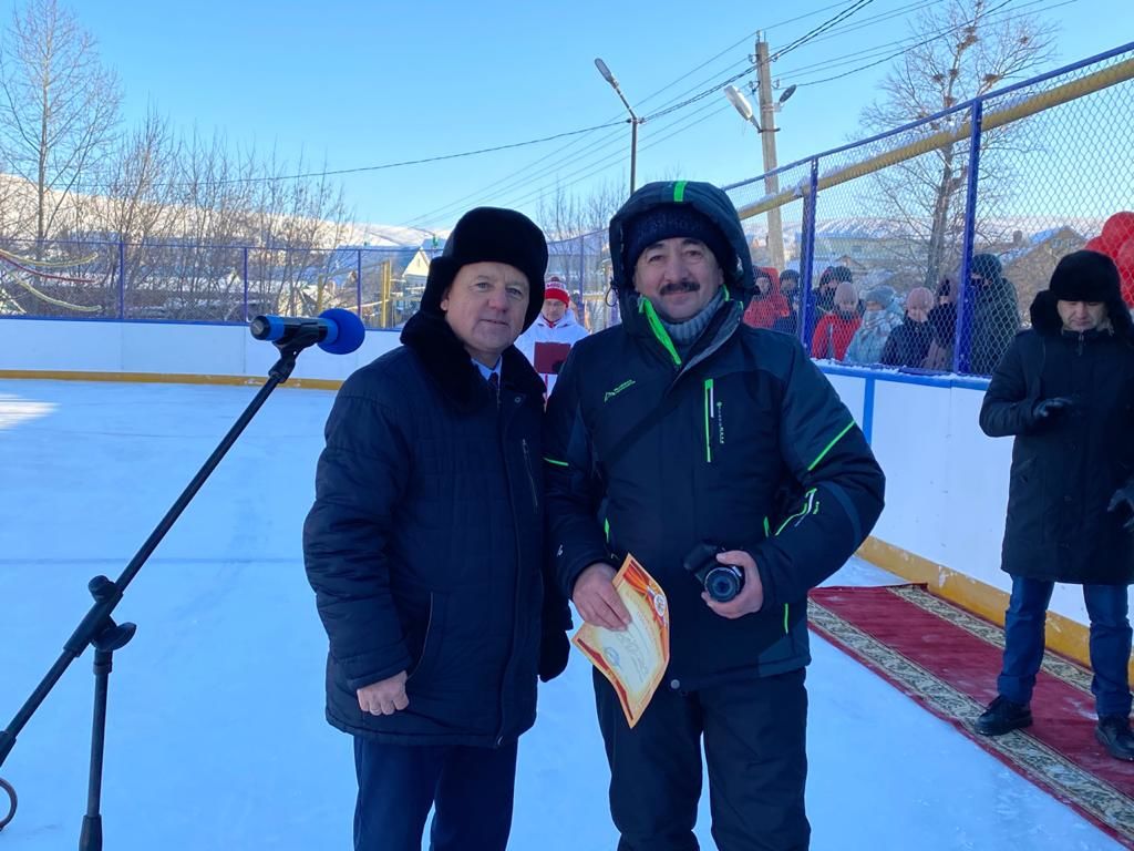 В Кукморском районе открылись сразу две хоккейные коробки