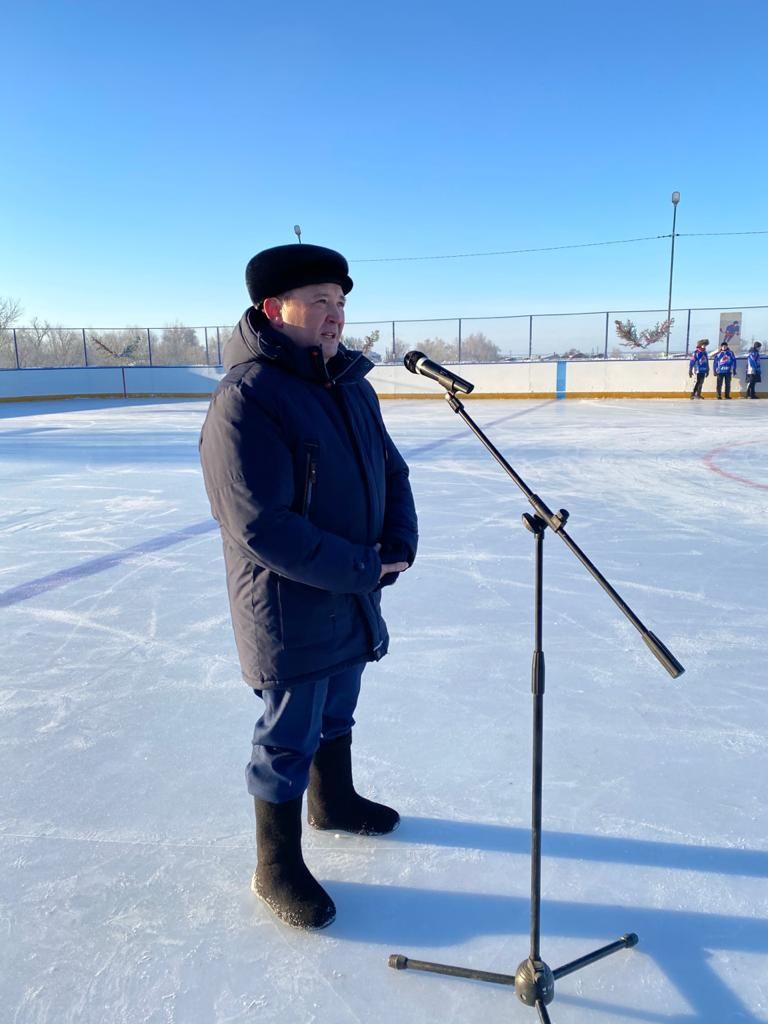 В Кукморском районе открылись сразу две хоккейные коробки