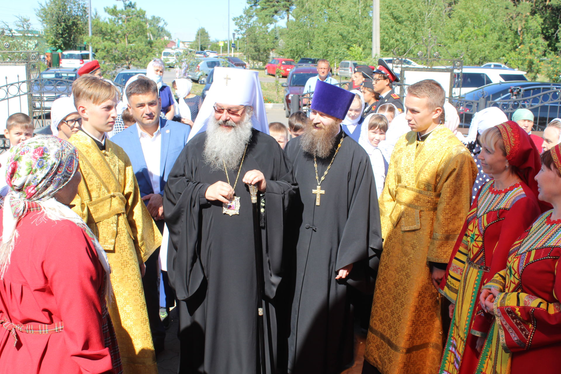 В день престольного праздника митрополит Кирилл совершил литургию в Петропавловском храме Кукмора