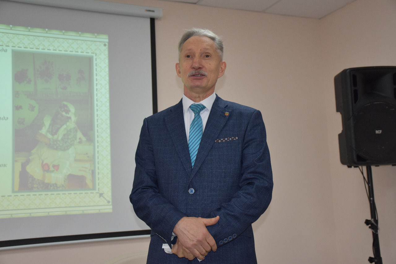 В Кукморе презентовали книгу стихов и песен  Рамзии Хусаиновой