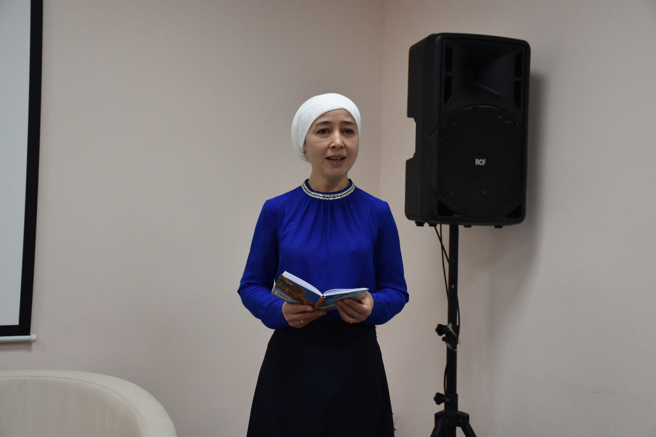 В Кукморе презентовали книгу стихов и песен  Рамзии Хусаиновой