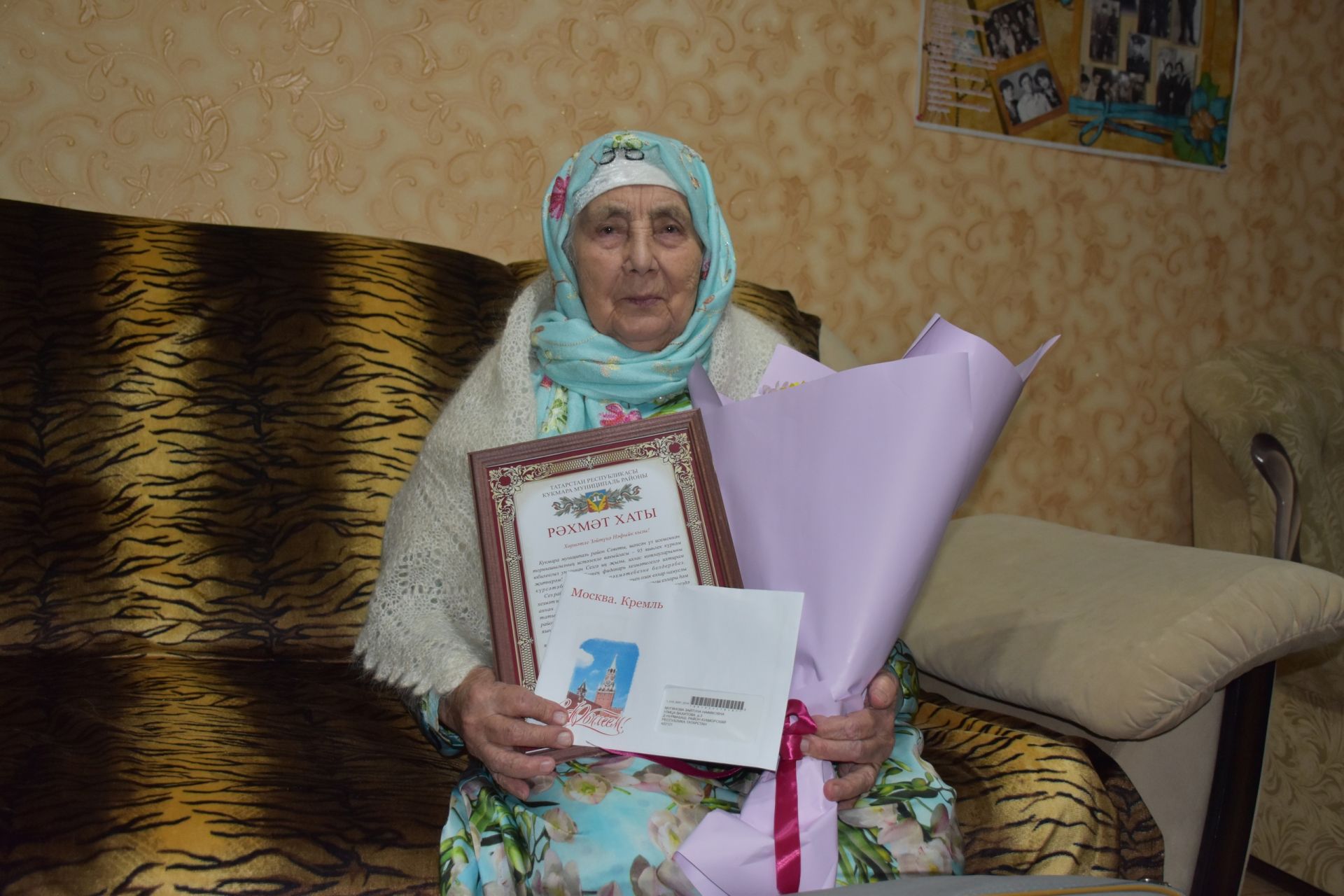 Римма Ратникова поздравила юбиляра из Кукморского района