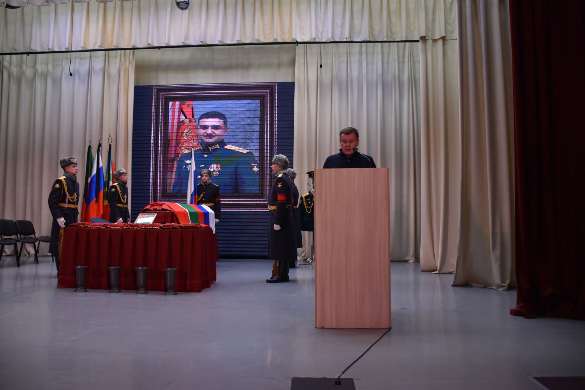 В Кукморе простились с погибшим на Украине Айнуром Измайловым
