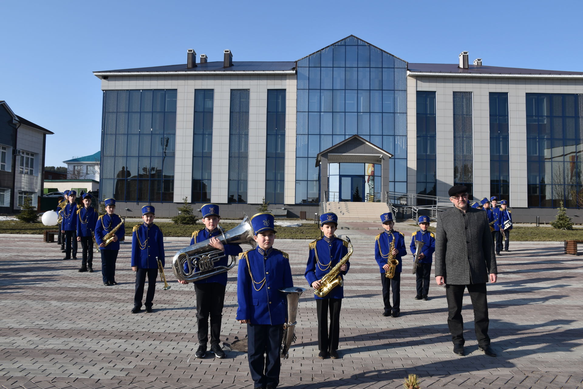 Кукмарада балалар тынлы оркестры Украинадагы махсус операциядә катнашучыларга теләктәшлек йөзеннән акция үткәрде&nbsp;