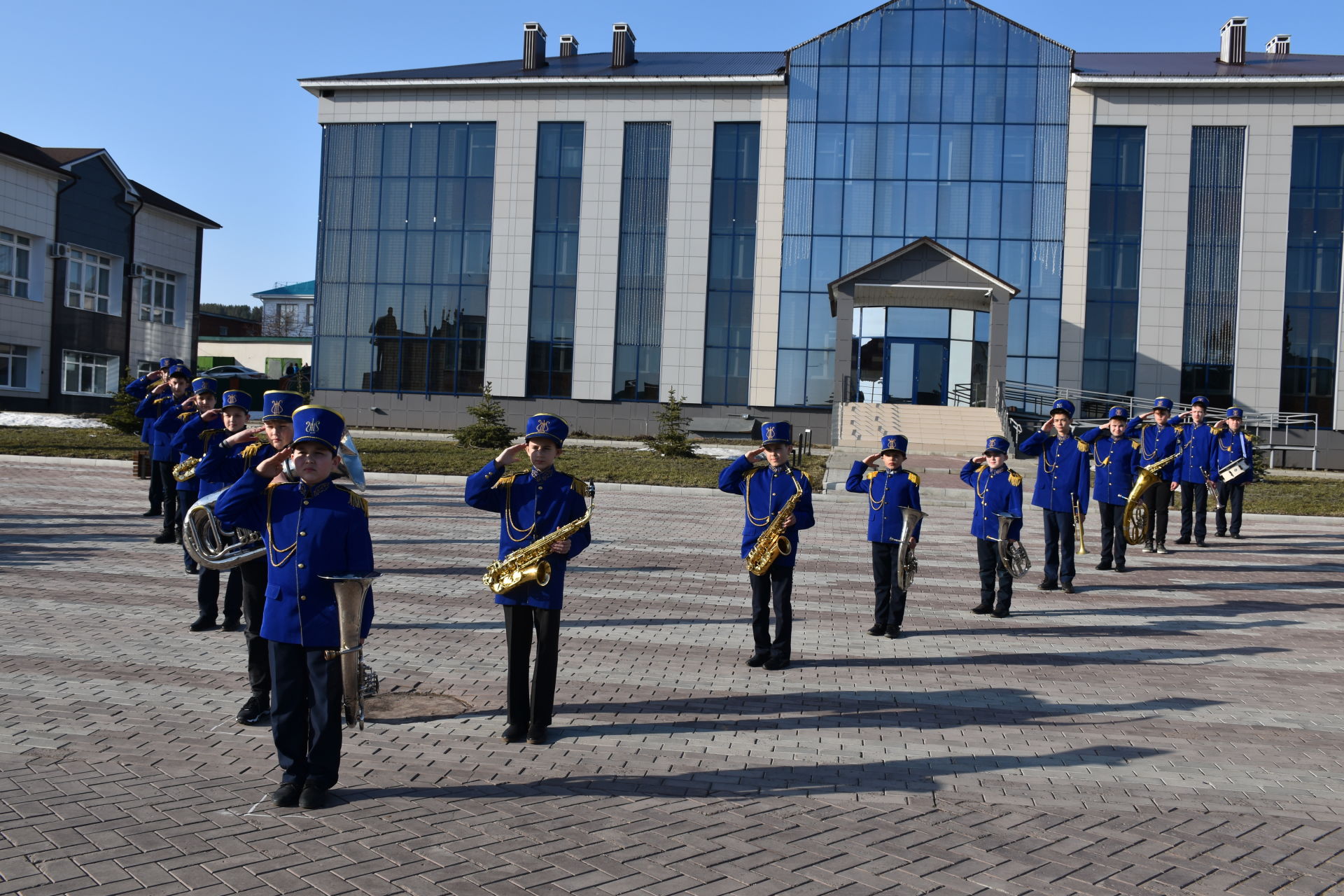 В Кукморе детский духовой оркестр провел акцию в поддержку участников спецоперации на Украине