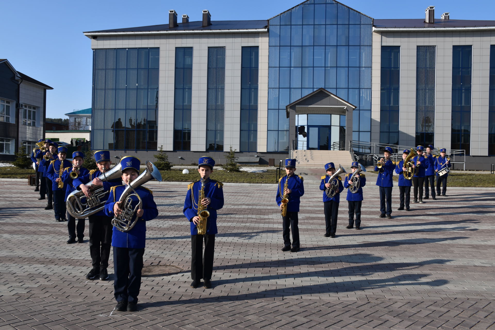В Кукморе детский духовой оркестр провел акцию в поддержку участников спецоперации на Украине