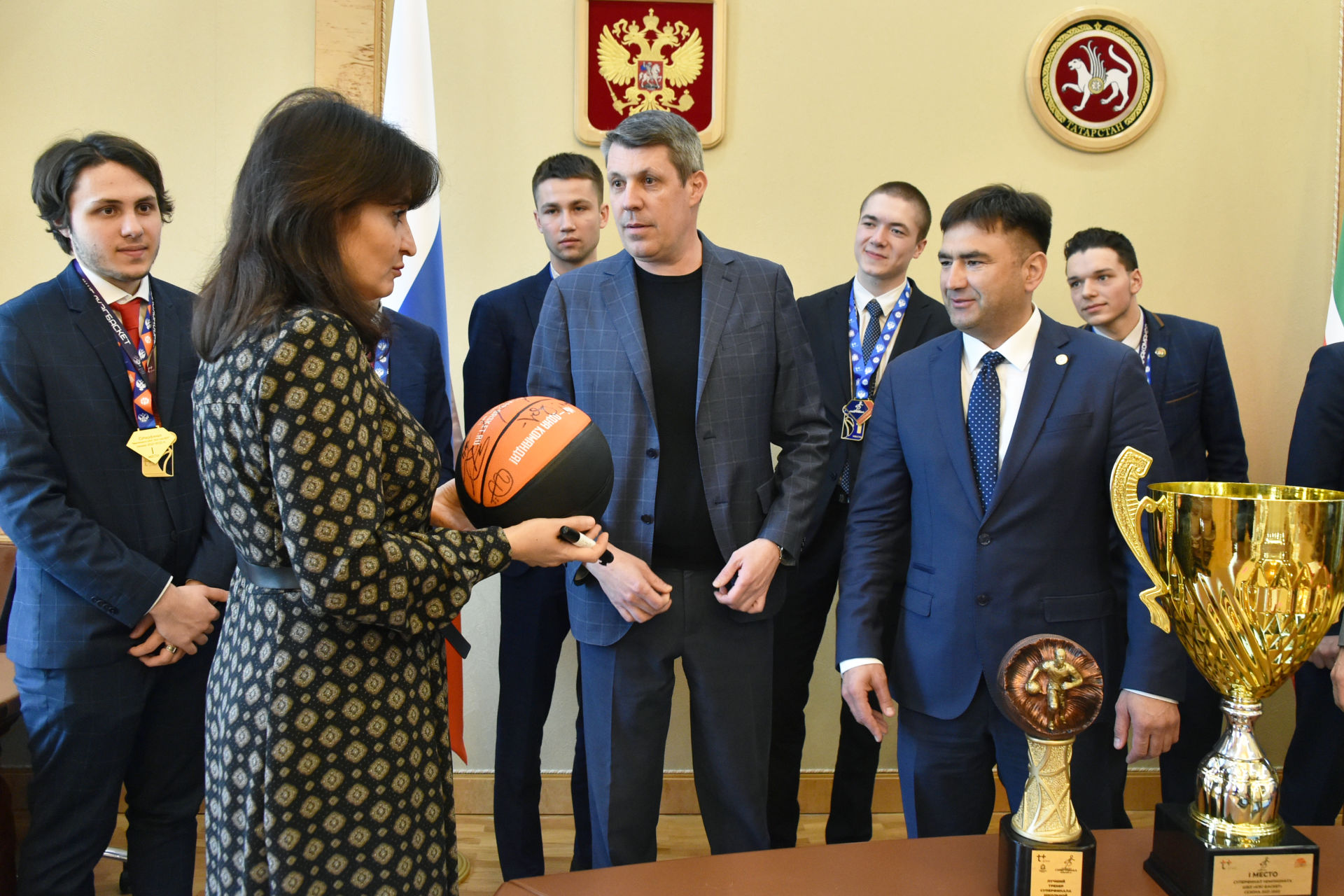 Кукморскую команду по баскетболу чествовали в Доме Правительства РТ