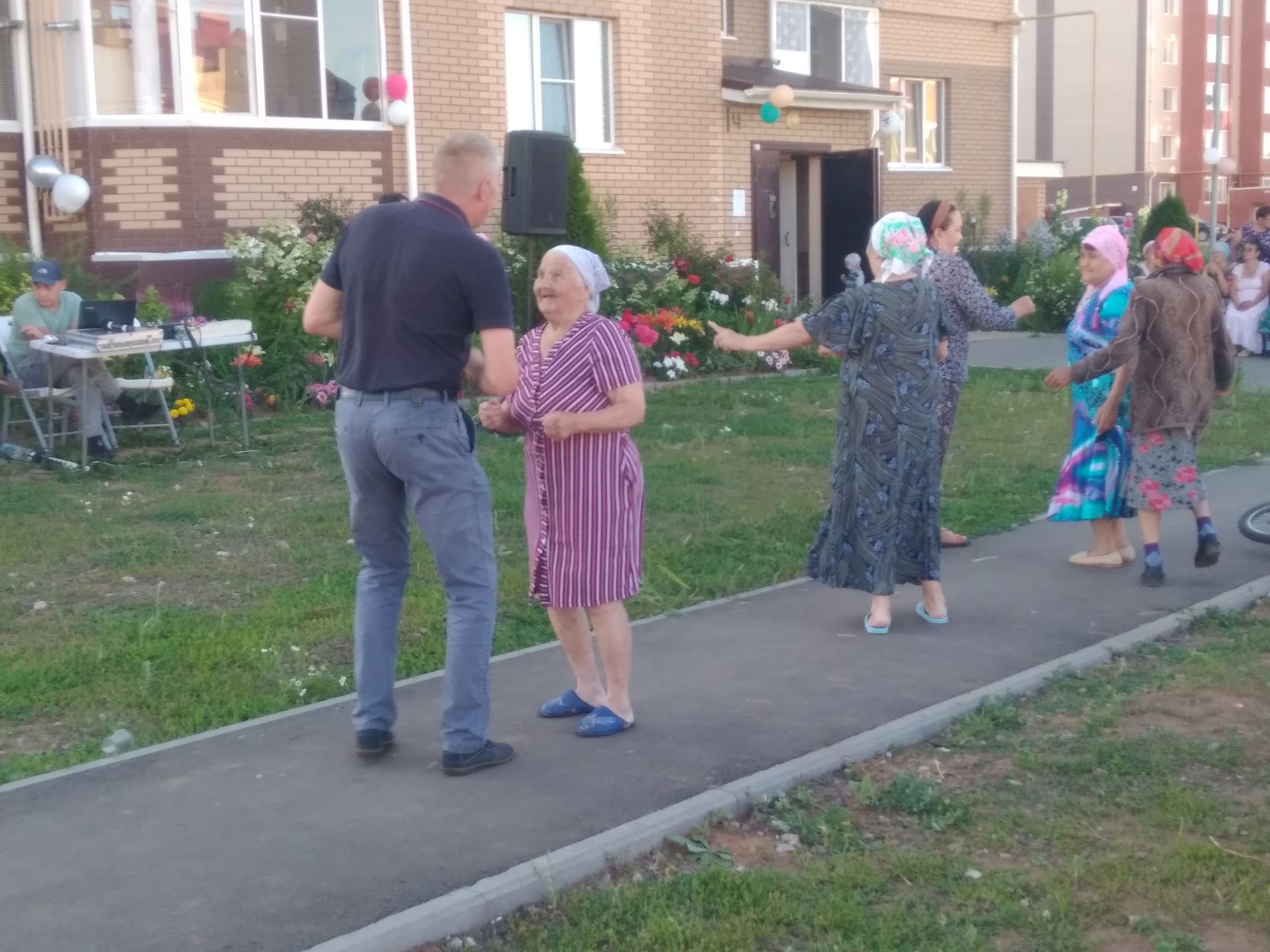 В Кукморе провели концерт в поддержку воинов, участвующих в спецоперации на Украине