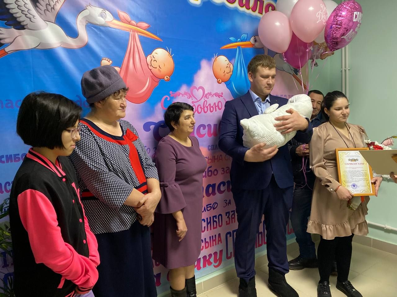 В Кукморском роддоме прошла торжественная выписка новорожденного