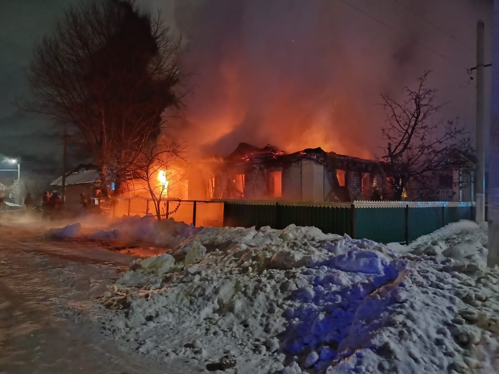 В Кукморе пожар полностью уничтожил дом, погибла пожилая женщина