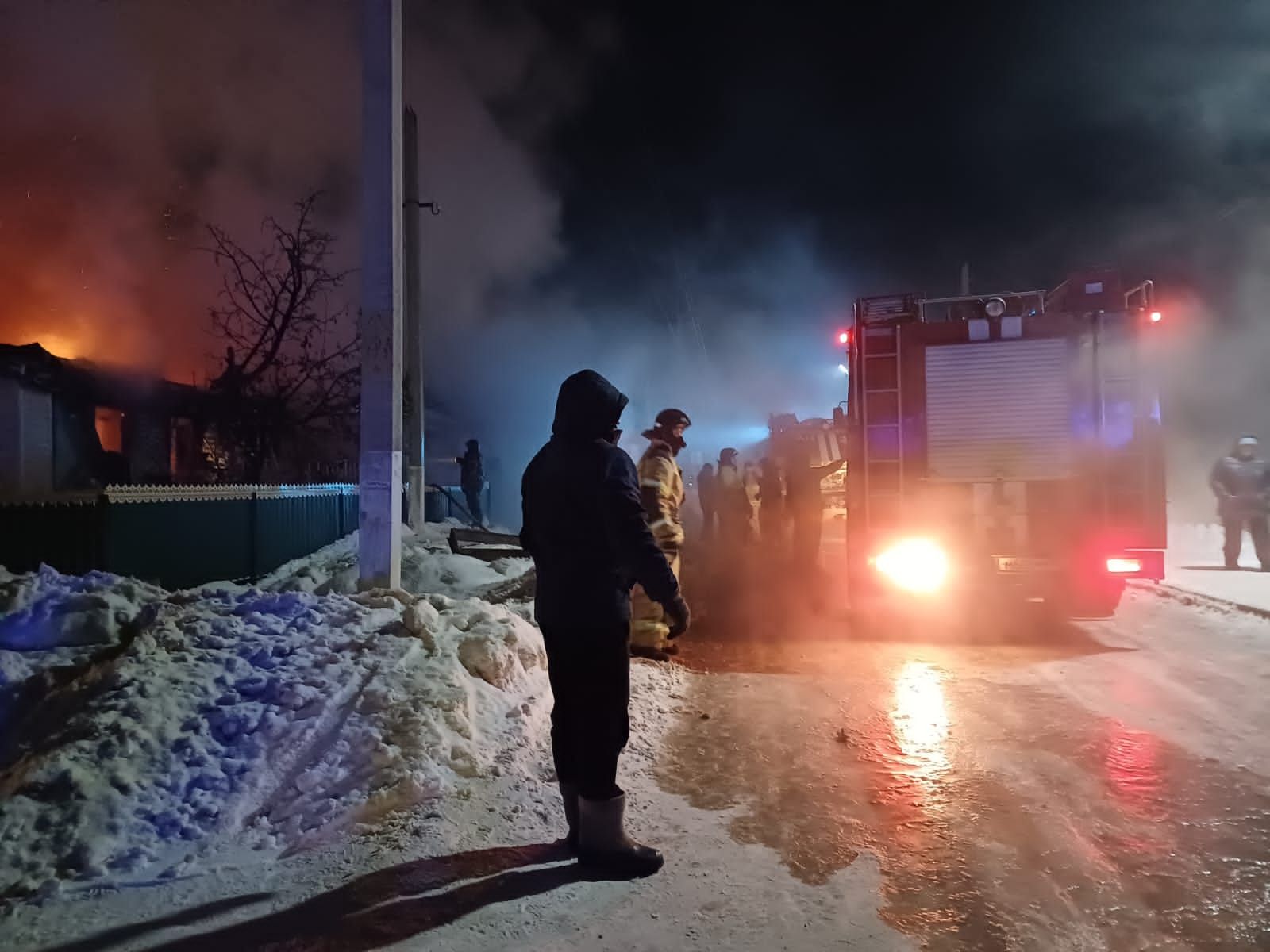 В Кукморе пожар полностью уничтожил дом, погибла пожилая женщина